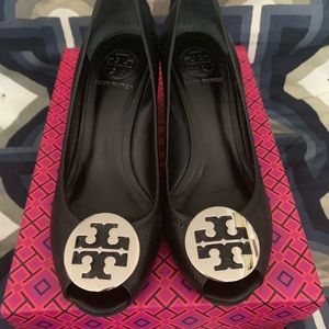 Tory Burch Sally 2 Pumps